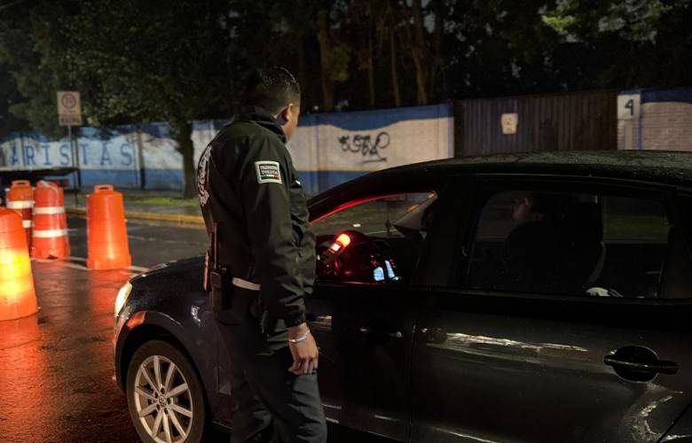 Remiten a 64 conductores por manejar bajo los efectos del alcohol en Toluca