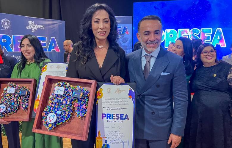 Celebra Metepec aniversario de su nombramiento como Villa y entrega la Presea Metepec a ciudadanos distinguidos
