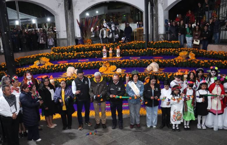 Inaugura el alcalde Manuel Vilchis la Ofrenda Monumental del Festival Día de Muertos Tzinactlán 2026 en Zinacantepec