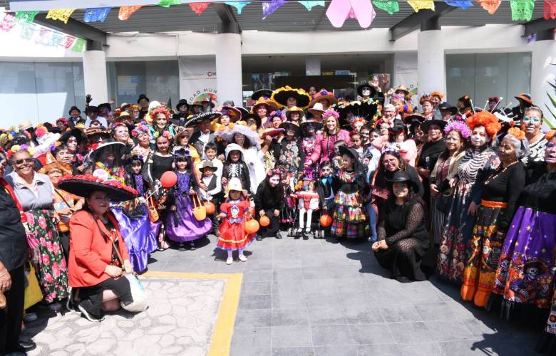 Reúne San Mateo Atenco a personas adultas mayores en recorrido de Catrinas y Catrines