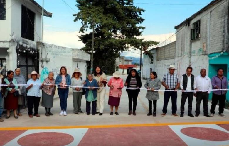 Entrega Temoaya pavimentación de la Calzada San Lorenzo en Oyamel