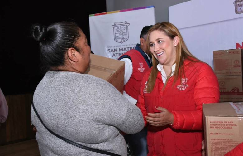 Entrega San Mateo Atenco canastas alimentarias a familias del municipio