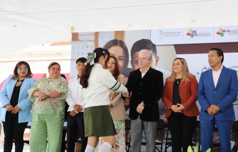 Destina alcalde de Atlacomulco salario de 2027 a ampliar apoyos para estudiantes destacados