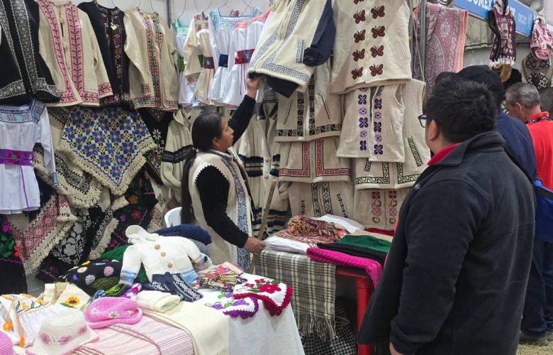 Artesanos de Temoaya exhiben la riqueza cultural otomí en la Feria Nacional de la Cultura Rural de Chapingo