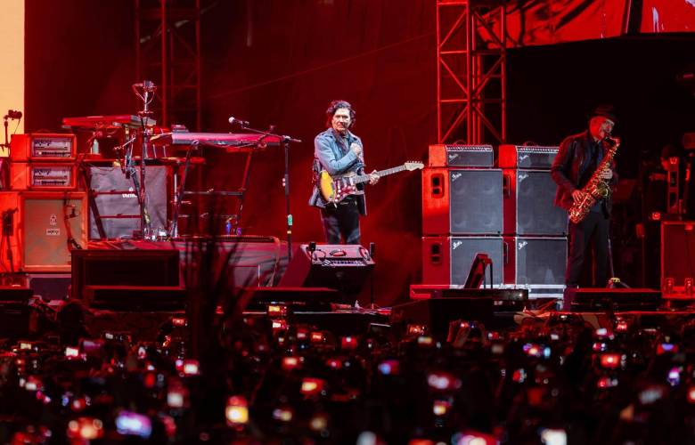 Reúne Caifanes a más de 120 mil personas en el Festival Alfeñique 2026 de Toluca