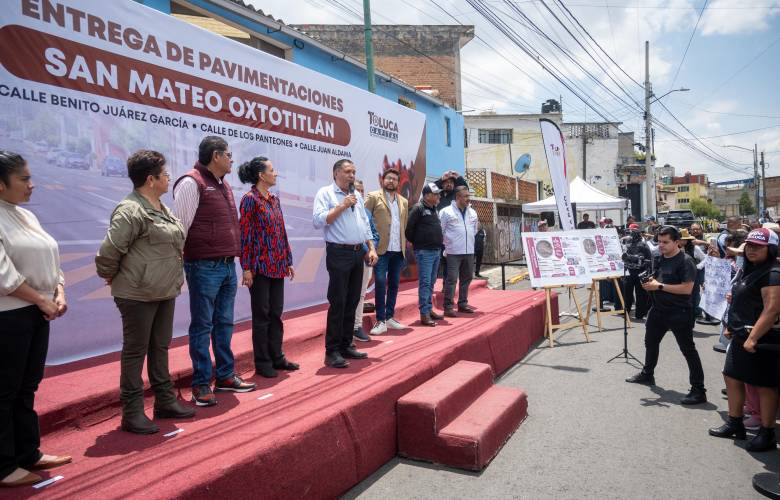 Entrega Toluca rehabilitación de vialidades en San Mateo Oxtotitlán