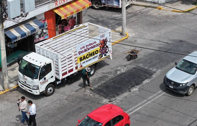 Consolida Toluca programa permanente de bacheo con 48 brigadas