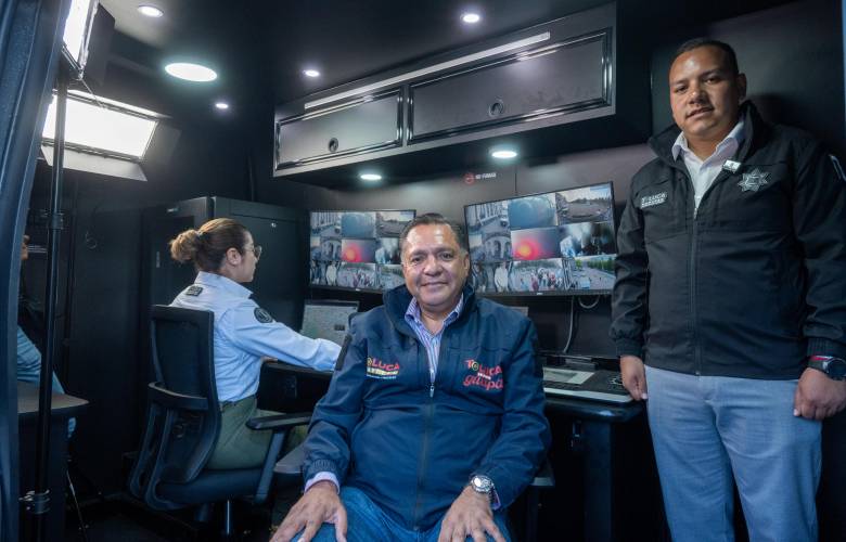 Refuerza Toluca vigilancia con dos Centros de Mando móviles C4