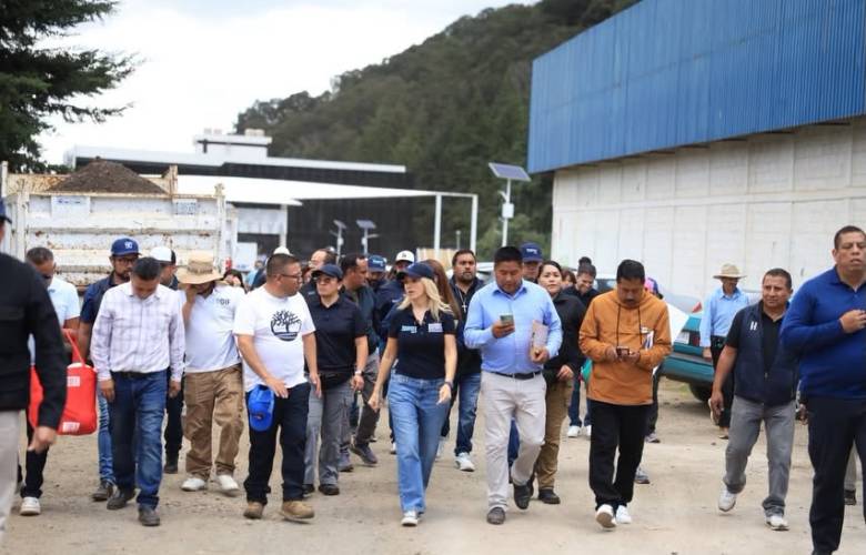 Acerca Huixquilucan apoyos sociales y materiales a familias de El Plan