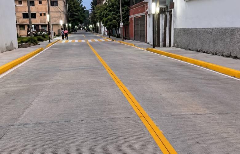 Entrega Zinacantepec la pavimentación de la calle Virreyes en Barbabosa