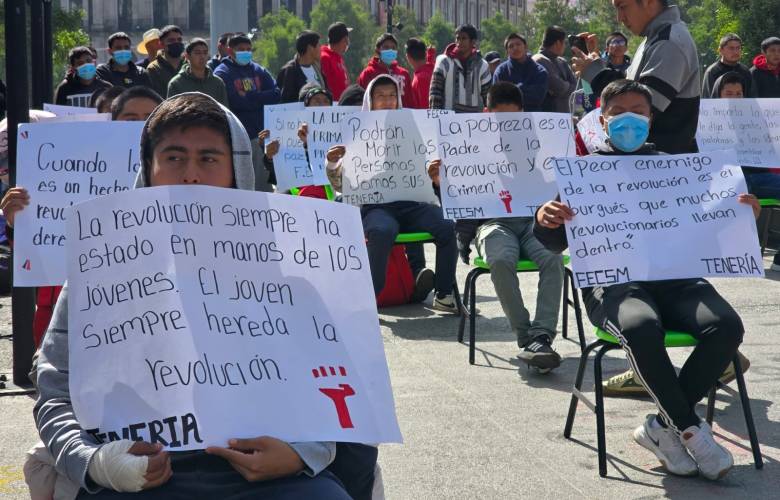 Normalistas de Tenería retoman huelga de hambre