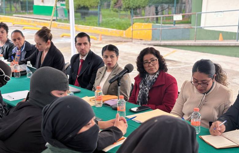 Enjambre estudiantil reanuda diálogo, entrega pleigo petitorio a la Rectora; evalúan avance en la gratuidad universitaria