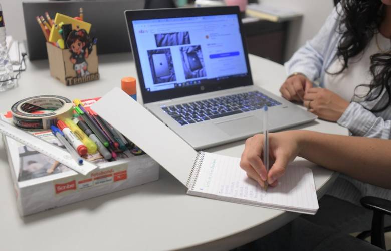 Advierte Edomex sobre fraudes digitales durante compras de útiles escolares