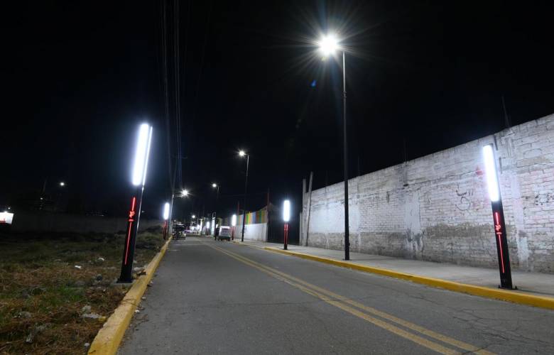 Gobierno del Edoméx instala cerca de 3 mil luminarias ecológicas en espacios públicos