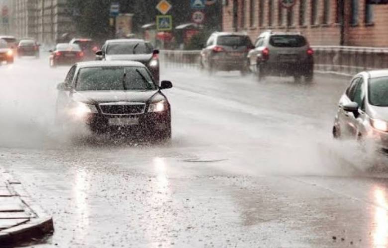 Recomiendan contratar cobertura amplia para proteger vehículos durante temporada de lluvias