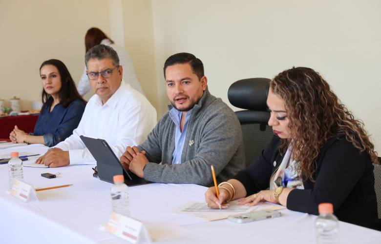 Beneficia Edoméx a 335 personas con programa gratuito para cambio de nombre