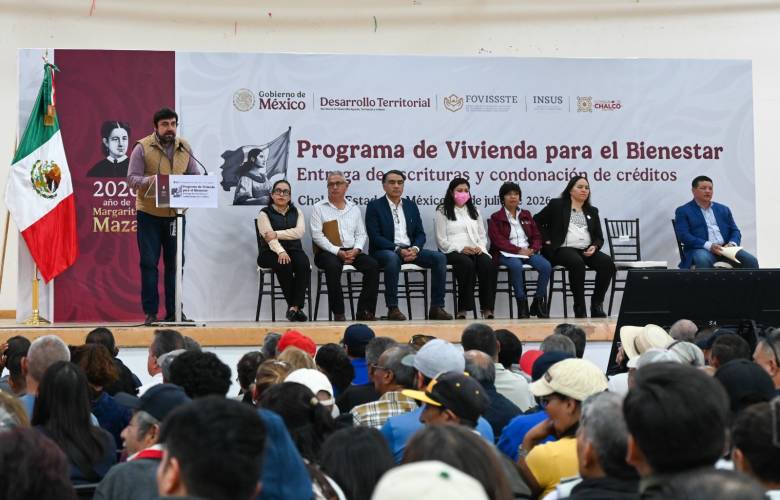 Gobiernos federal y estatal regularizan el patrimonio de más de mil familias