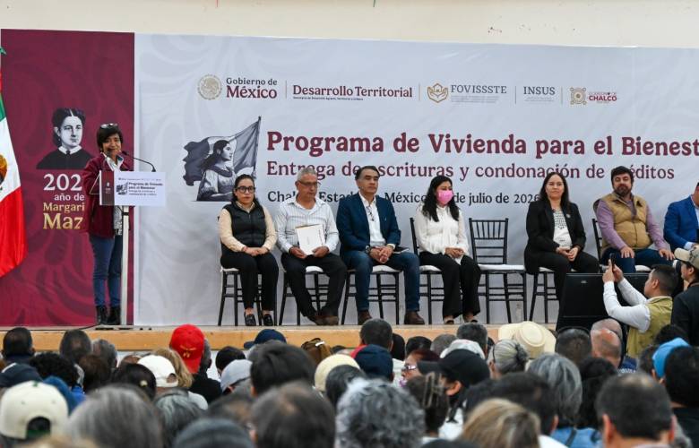 Entregan escrituras y cancelan créditos para fortalecer patrimonio de familias en Chalco