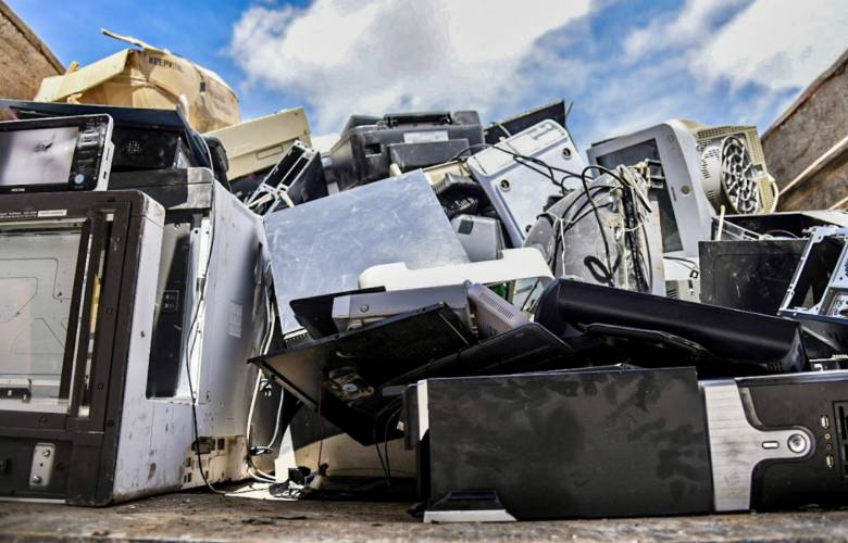 Evitan contaminación de cuerpos de agua con una tonelada de basura electrónica en Apaxco