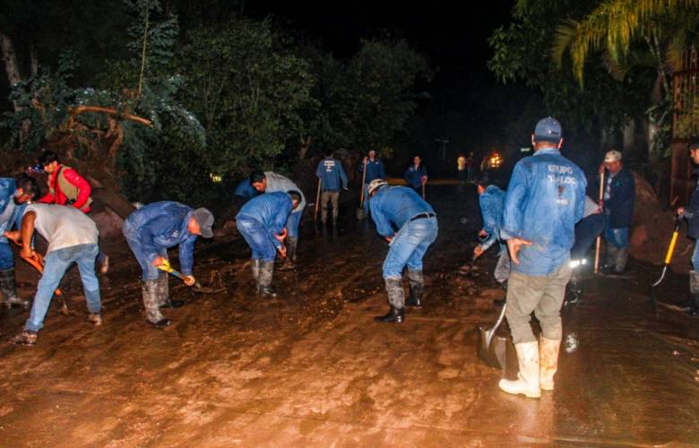 Concluye Gobierno del Edomex limpieza en carretera afectada por lluvias en Temascaltepec