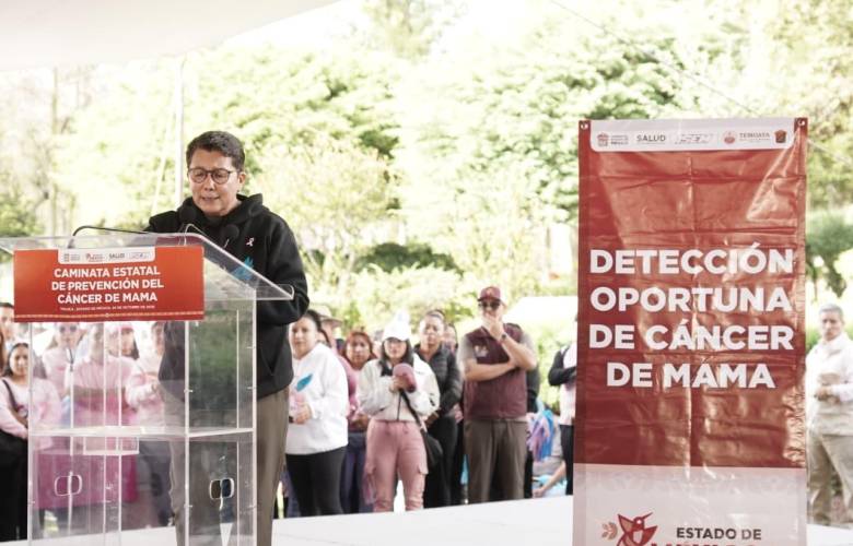 Reúne EdoMéx a más de dos mil personas en caminata contra el cáncer de mama