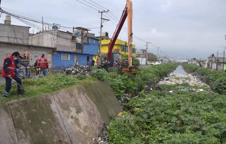 Inicia CAEM desazolve en el Dren Cartagena para prevenir inundaciones en el oriente del Valle de México