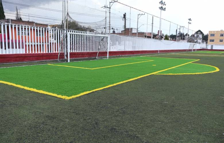 Avanza rehabilitación de canchas deportivas en Toluca rumbo al Mundial 2026