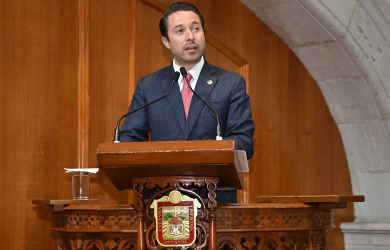 Regular uso de redes sociales entre menores, propone Mariano Camacho