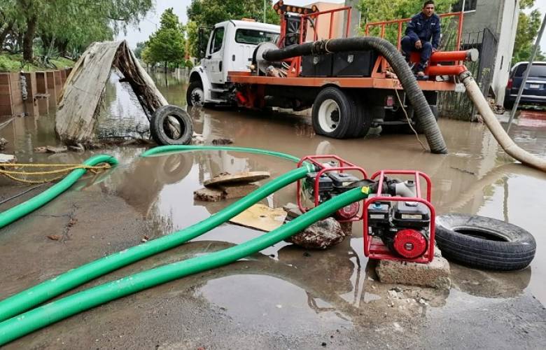 Apoya CAEM a ODAPAZ de Zumpango para mitigar afectaciones por la lluvia