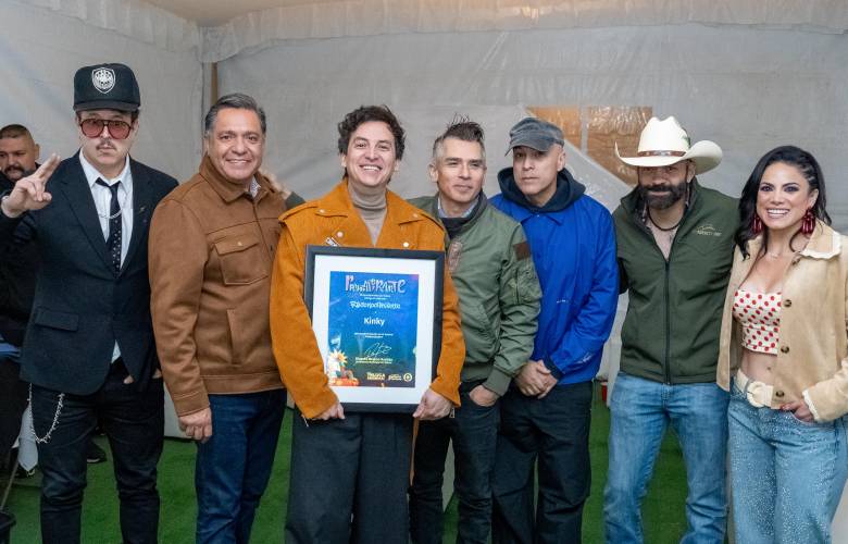 Enciende Kinky la noche de PrimaverArte y llena de energía a Toluca