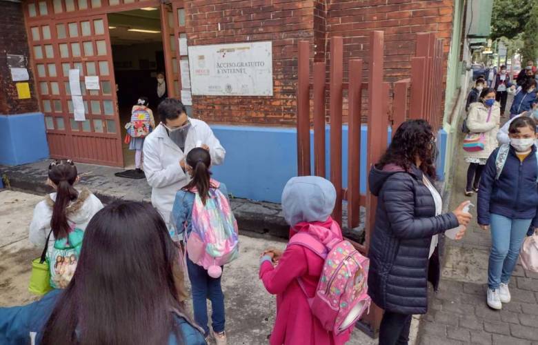 UNPF pide mantener cubrebocas obligatorio en escuelas del Edoméx