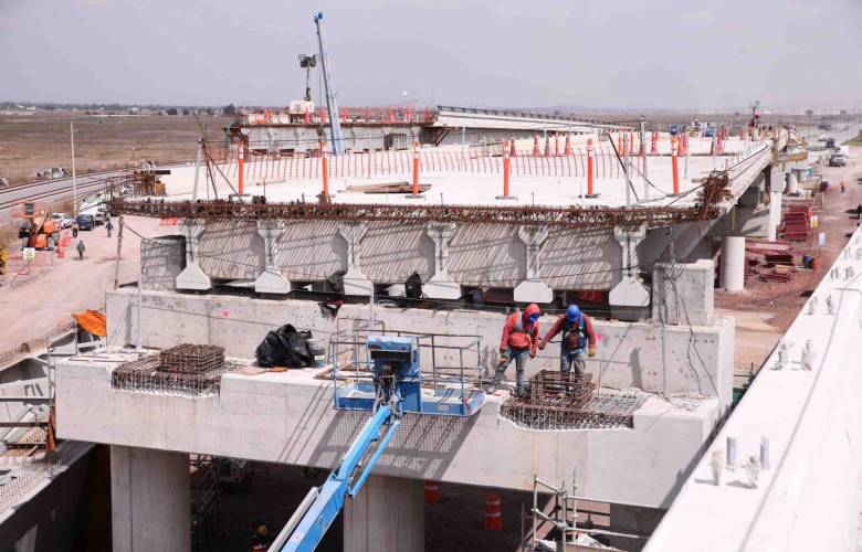 Vigilan distribuidor de acceso principal del aeropuerto internacional Felipe Ángeles