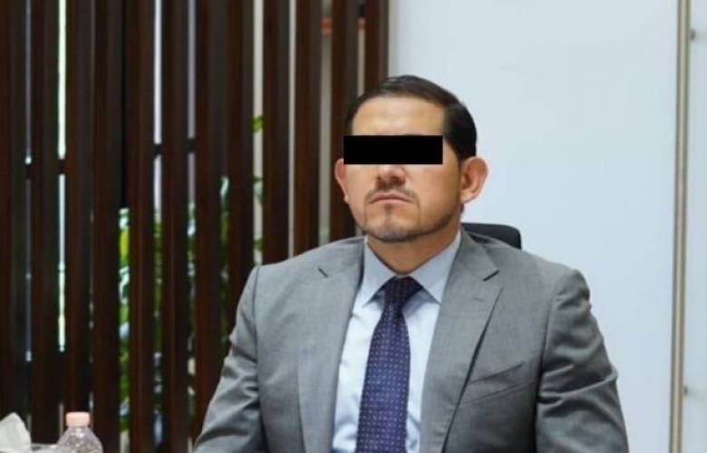 Detienen a exsubsecretario de Alfredo del Mazo por presunta venta ilegal de plazas en Educación