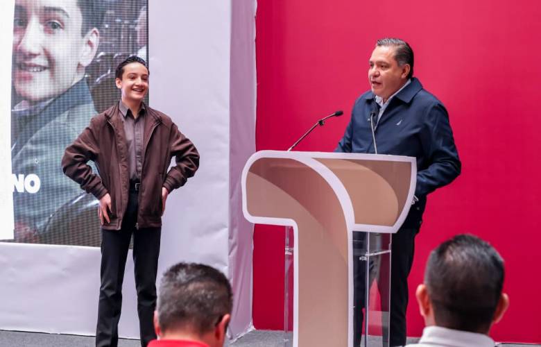 Reconoce Ricardo Moreno a joven talento toluqueño por triunfo internacional