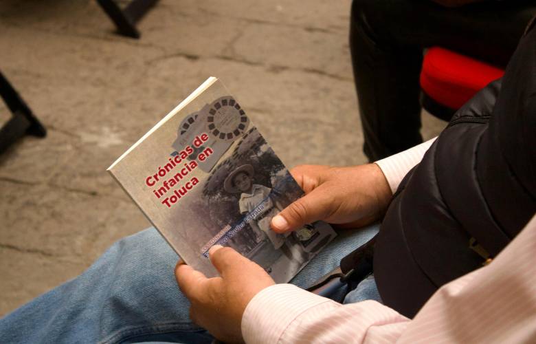 Escritores mexiquenses comparten sus vivencias infantiles en libro presentado en Casa CEAPE