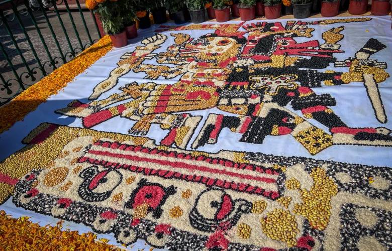 Luce espectacular ofrenda municipal en Metepec 