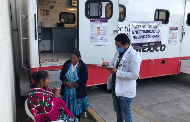 Continúan unidades móviles con atenciones por covid-19 en inmediaciones de hospitales