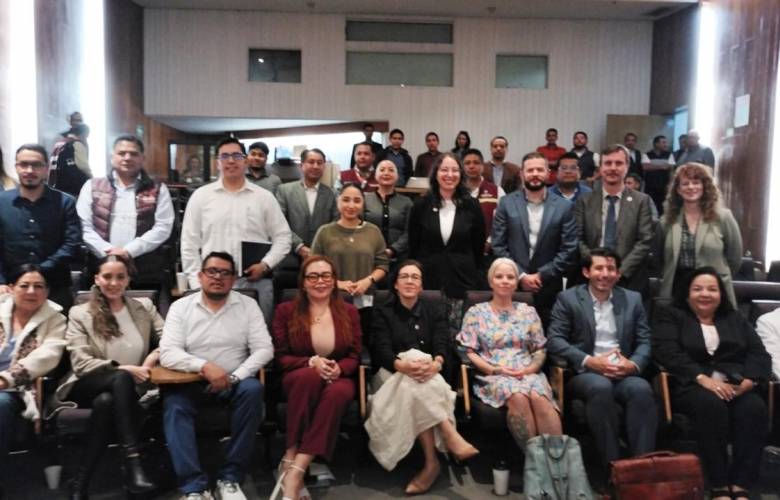 Busca el GEM cargadores para vehiculos eléctricos, analiza modelo de EU 