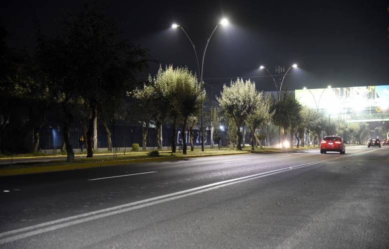 Sustituyen más de mil 400 luminarias en las principales vialidades del edoméx  