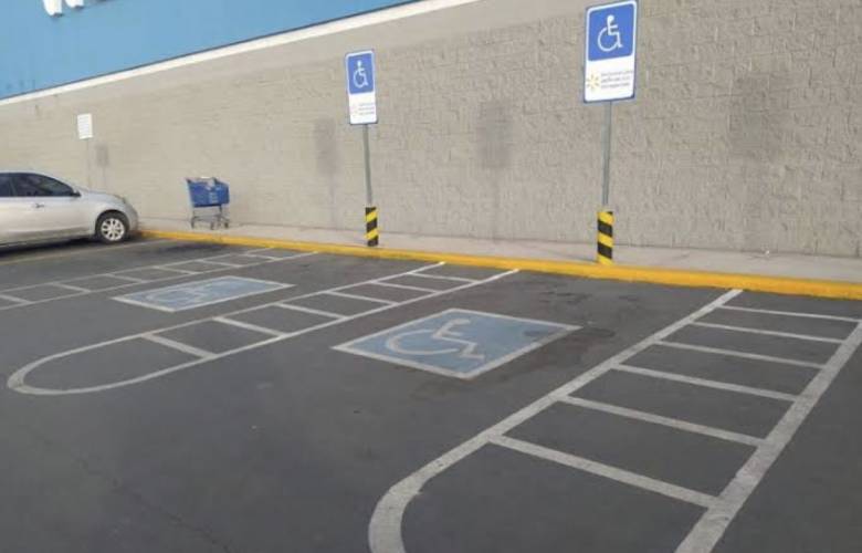 En Edoméx deberá otorgarse estacionamiento gratuito a discapacitados, en cajones azules