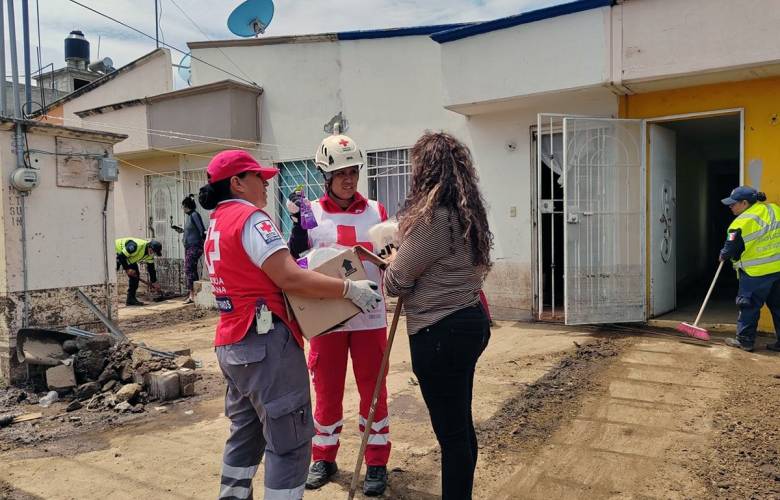 Apoya Cruz Roja Mexicana a la población de Chalco afectada por inundaciones