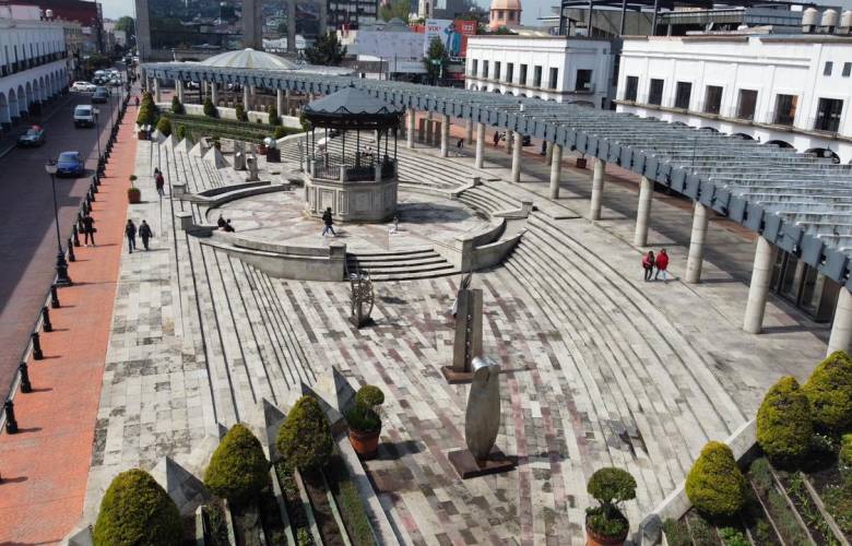 Sin riesgo reabren la Plaza González Arratia en Toluca,