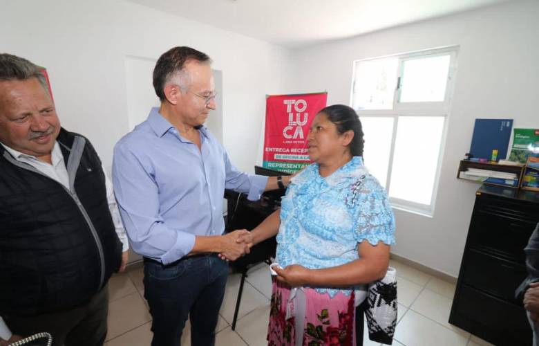 Realiza Raymundo Martínez entrega-recepción de la oficina a la representante indígena ante el ayuntamiento de Toluca 