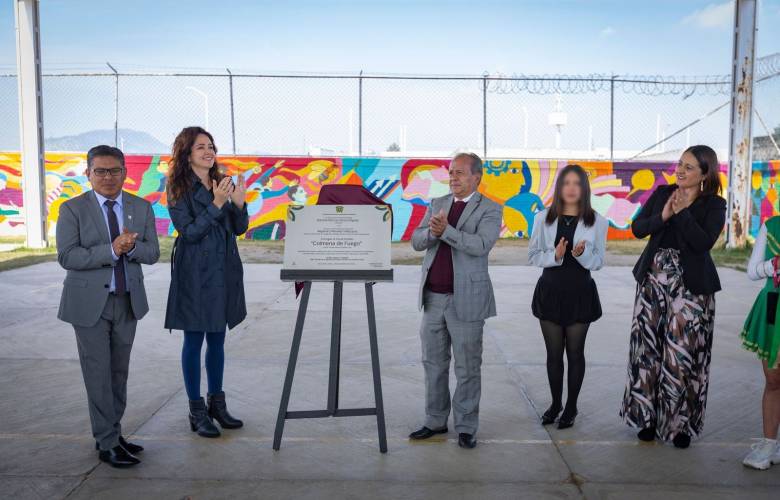 Cobra vida el mural Colmena de Fuego en la Prepa 5 de la UAEMex 