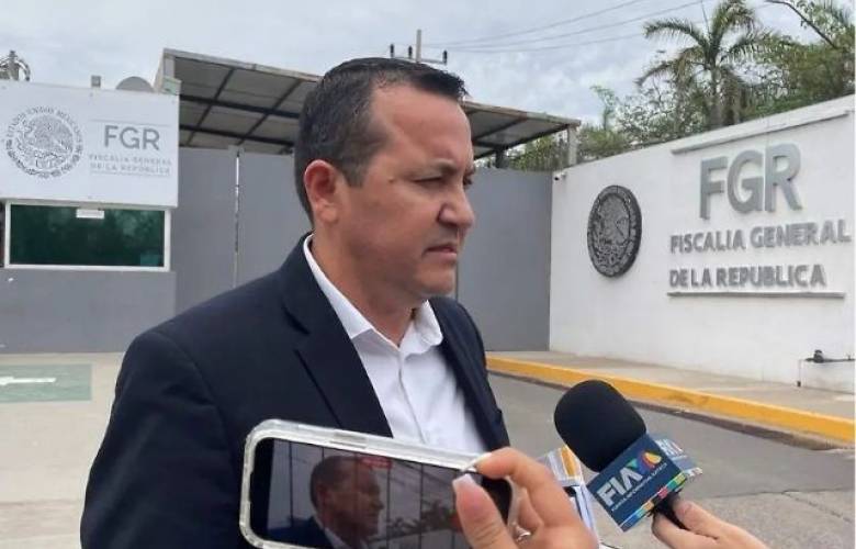 Comparece vicefiscal de Sinaloa con licencia ante la FGR por investigación de presuntos nexos criminales