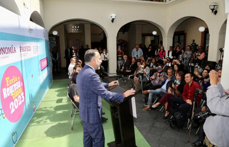 El alcalde Fernando Flores presenta la feria regreso a clases 2023