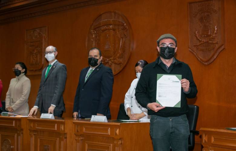 Entrega UAEMéx 18 mil 785 becas, estímulos y apoyos a estudiantes 