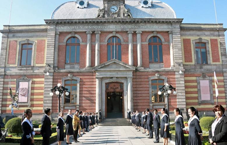 Se mantiene convocatoria para inscribirse a la lic. en educaciónÂ 