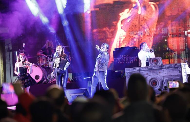 Visita Valle de Bravo y disfruta del tradicional Desfile CatrinValle del Festival de las Almas 2025