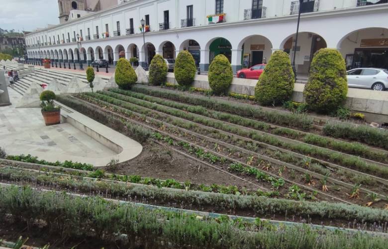 Inicia Toluca trabajos de rehabilitación de la Plaza González Arratia 